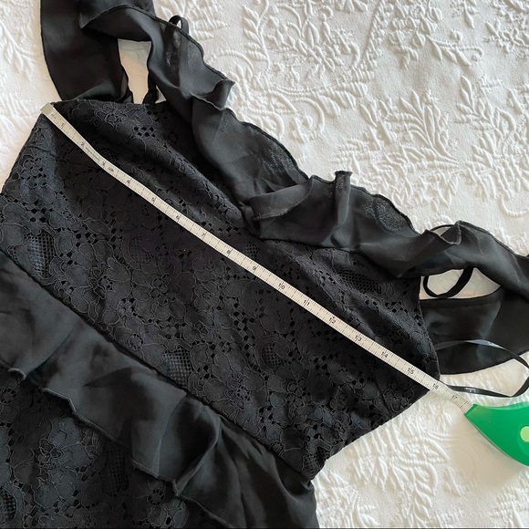 NWOT Lulus of Romance Black Lace Cold-Shoulder Midi Dress XSmall - Picture 6 of 9